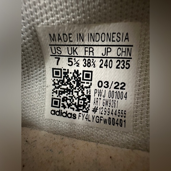 Women’s Adidas Sneakers - Picture 5 of 5